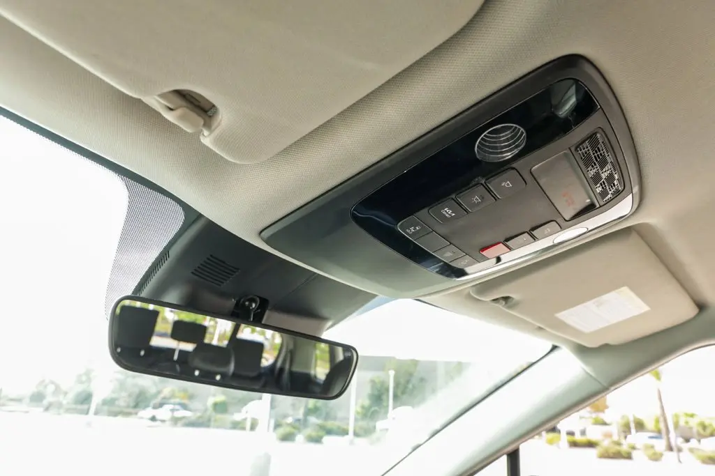 2025 Kia Carnival - $28,342
