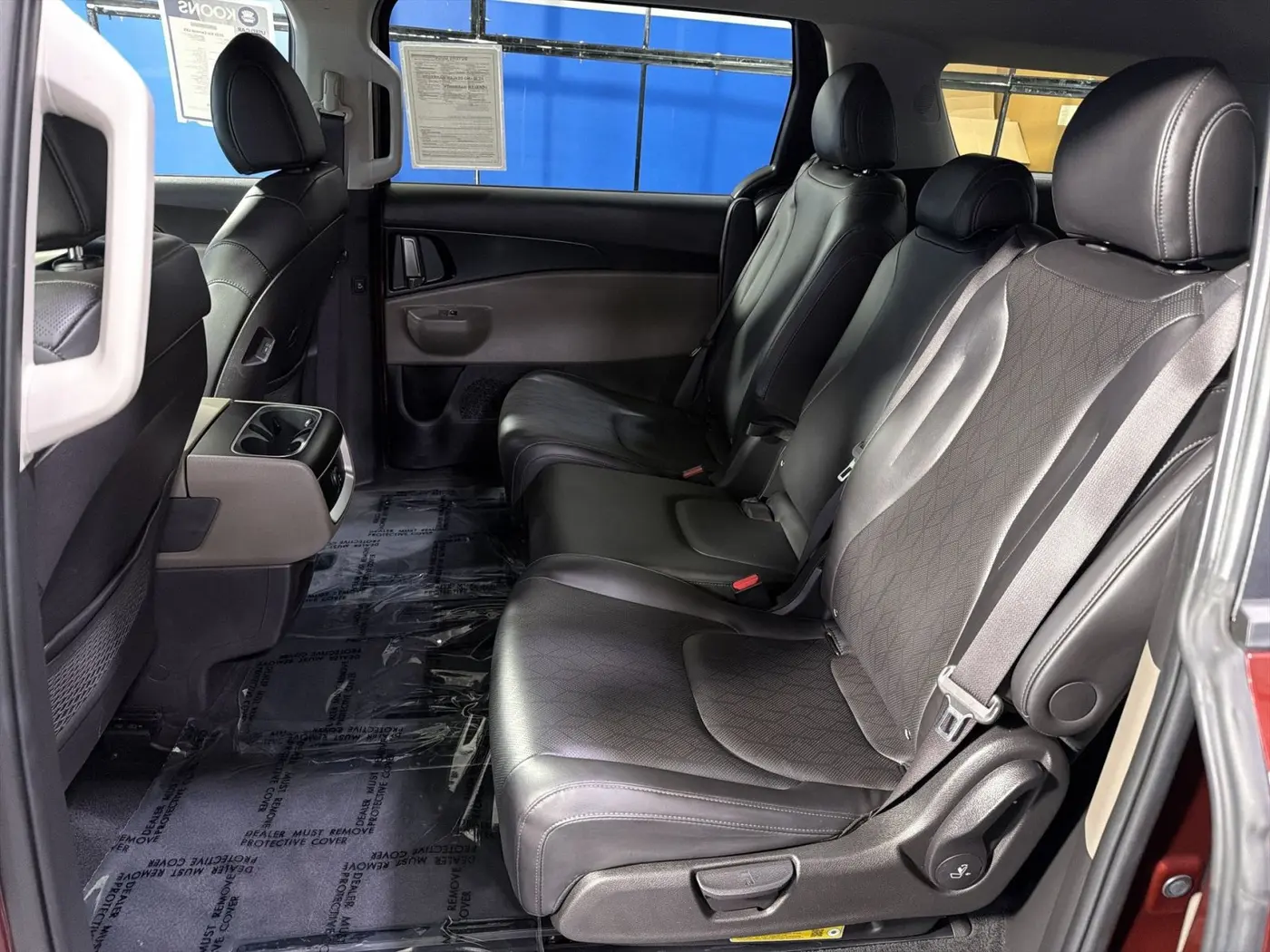 2025 Kia Carnival - $29,000