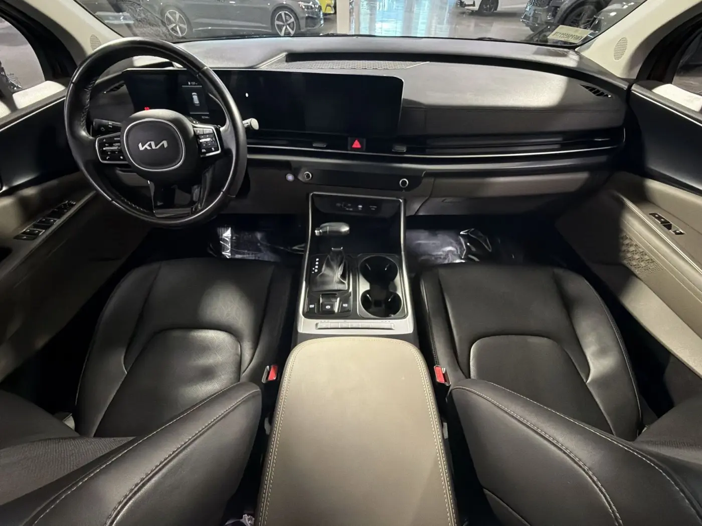 2025 Kia Carnival - $29,000