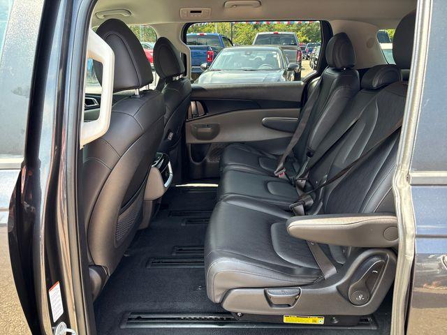 2025 Kia Carnival - $27,979