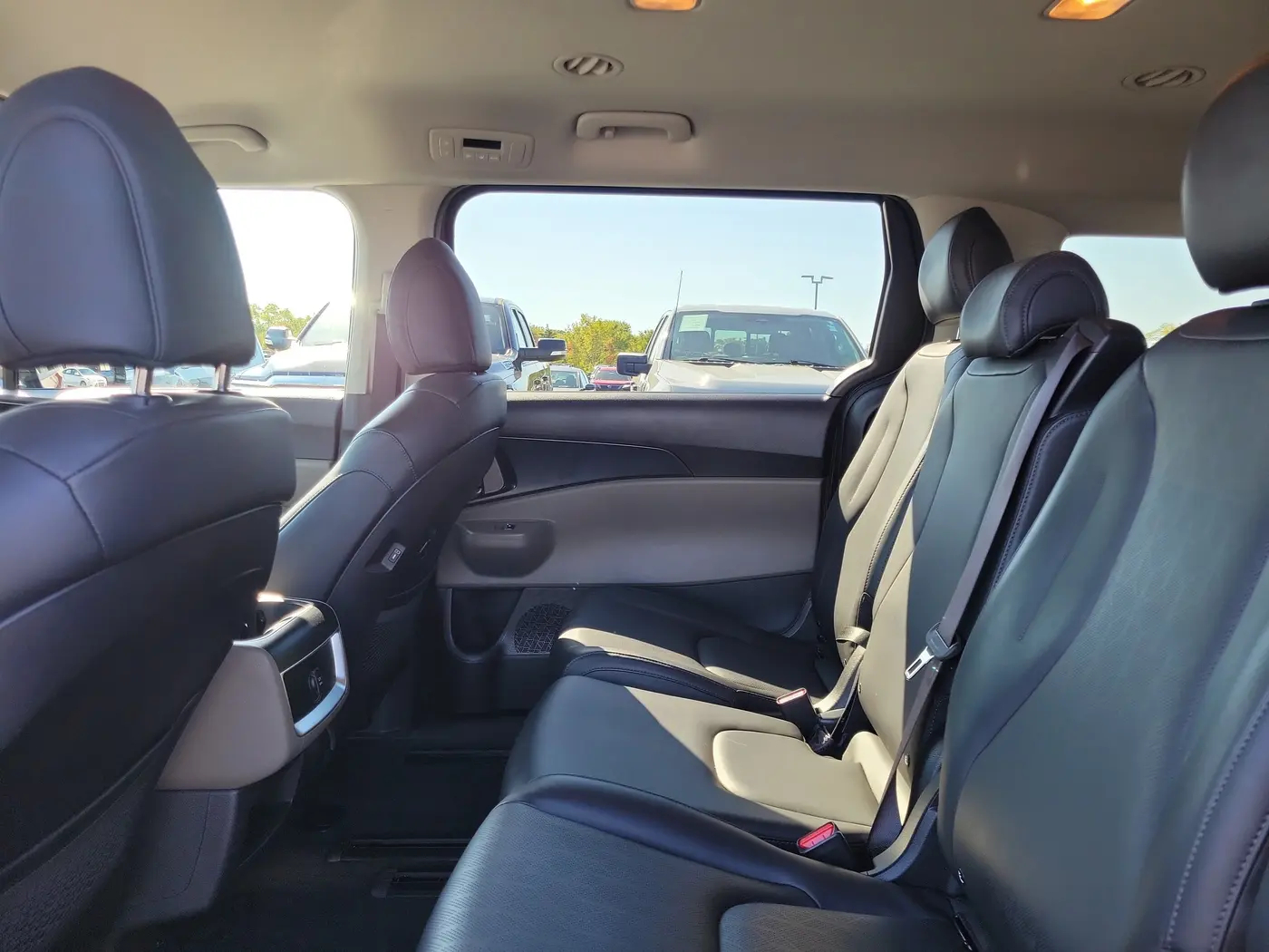 2026 Kia Carnival - $34,583