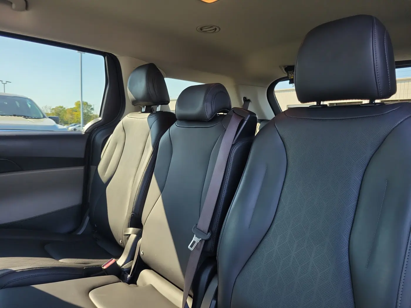 2026 Kia Carnival - $34,583