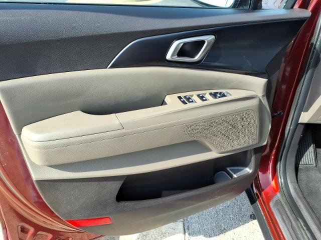 2025 Kia Carnival - $37,500