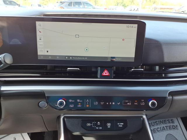 2025 Kia Carnival - $37,500