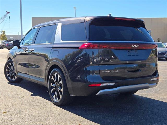 2022 Kia Carnival - $23,998