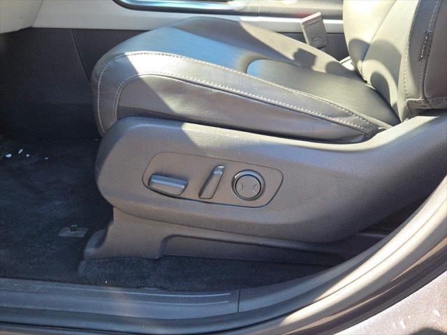 2022 Kia Carnival - $23,998