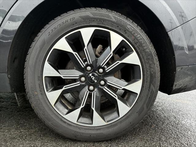 2024 Kia Carnival - $31,888