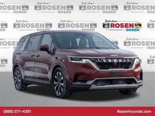 2022 Kia Carnival with Flare Red Exterior