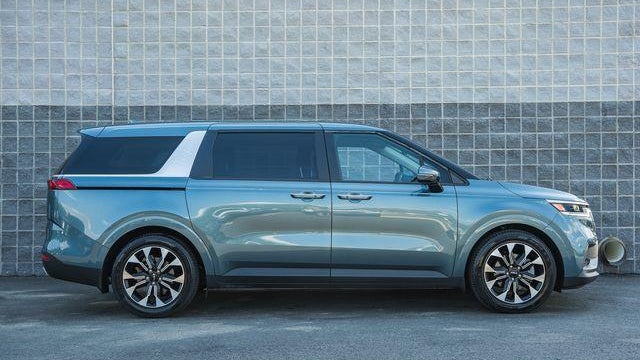 2024 Kia Carnival EX