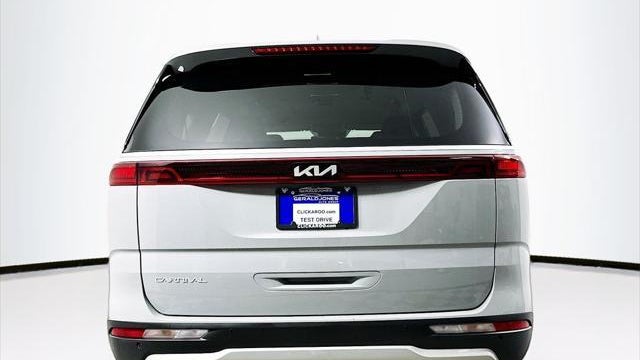 2024 Kia Carnival EX