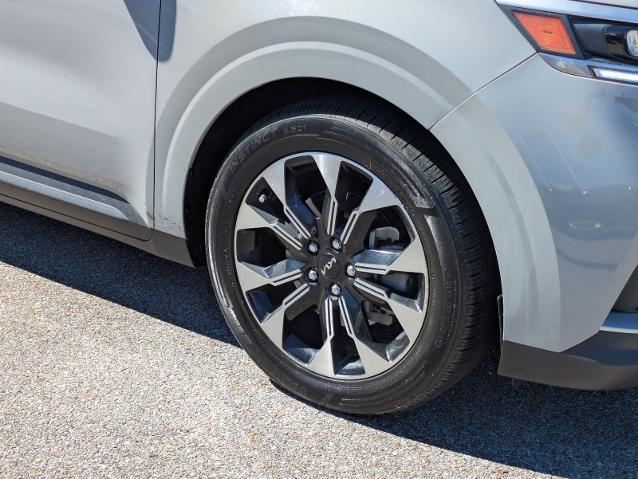 2023 Kia Carnival - $27,796