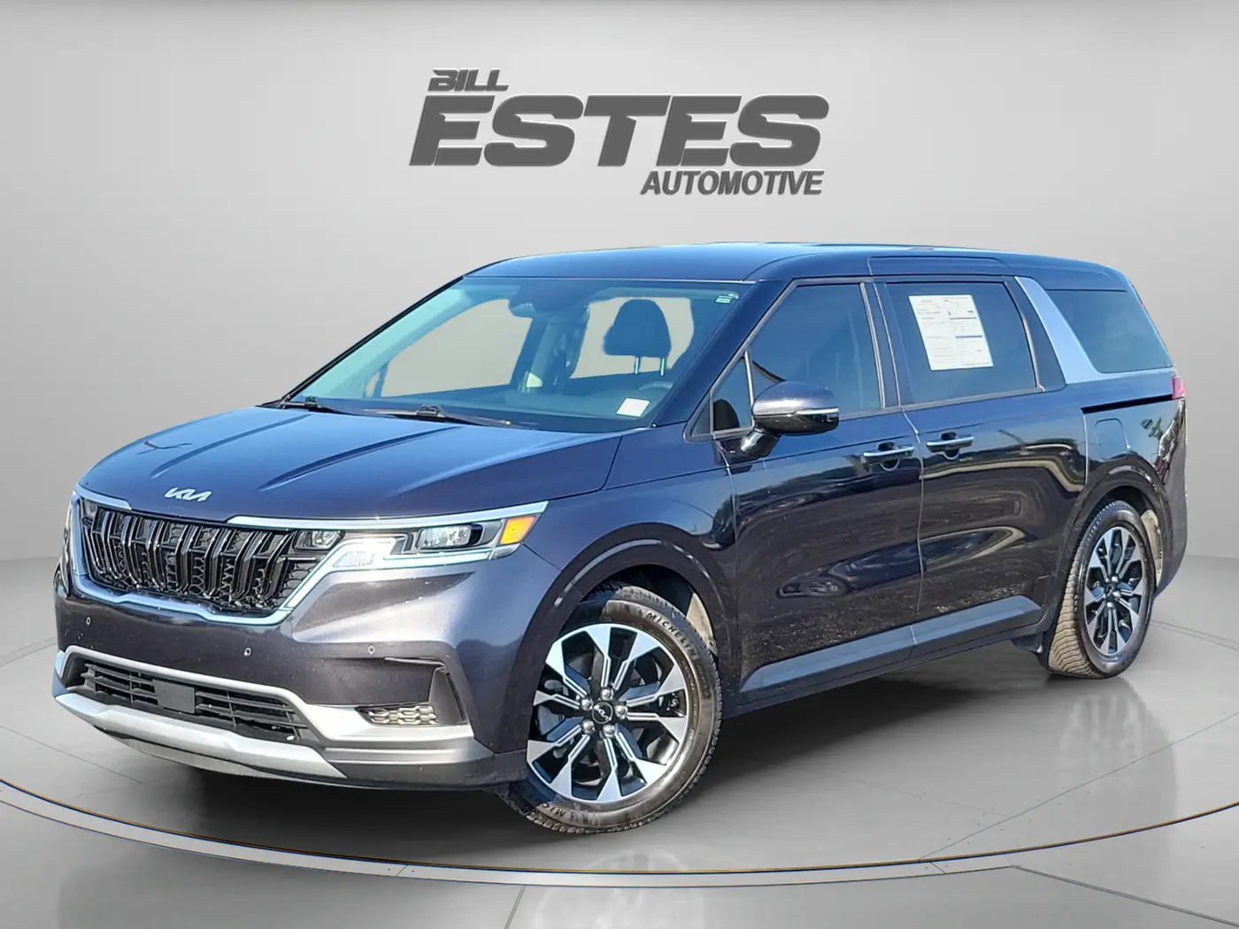 2023 Kia Carnival - $25,685