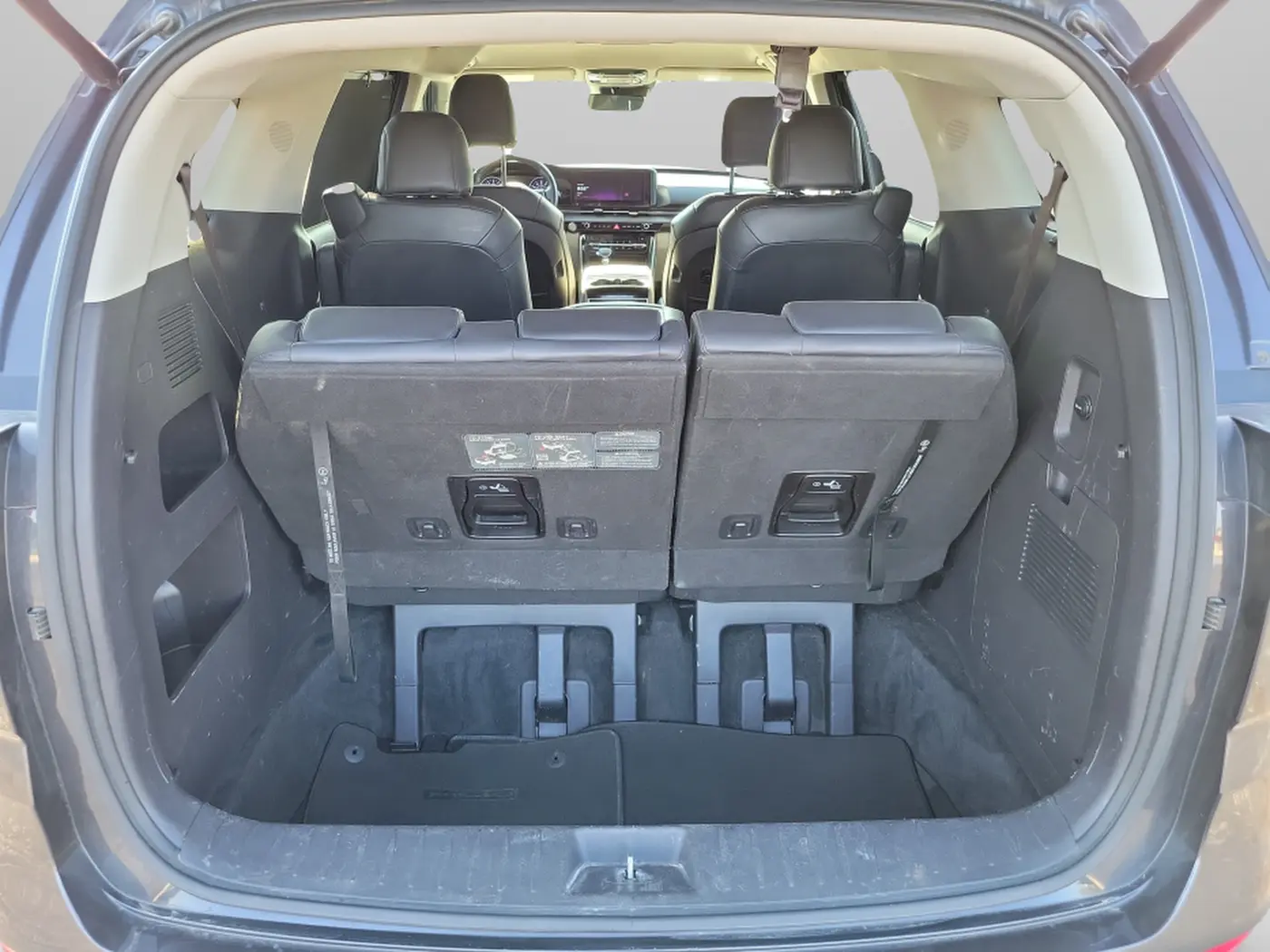 2023 Kia Carnival - $25,685