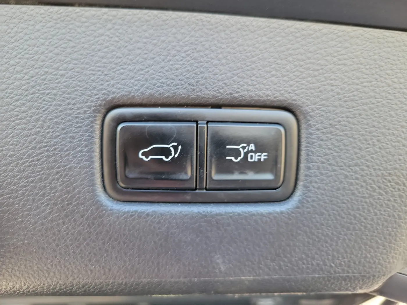 2023 Kia Carnival - $25,685