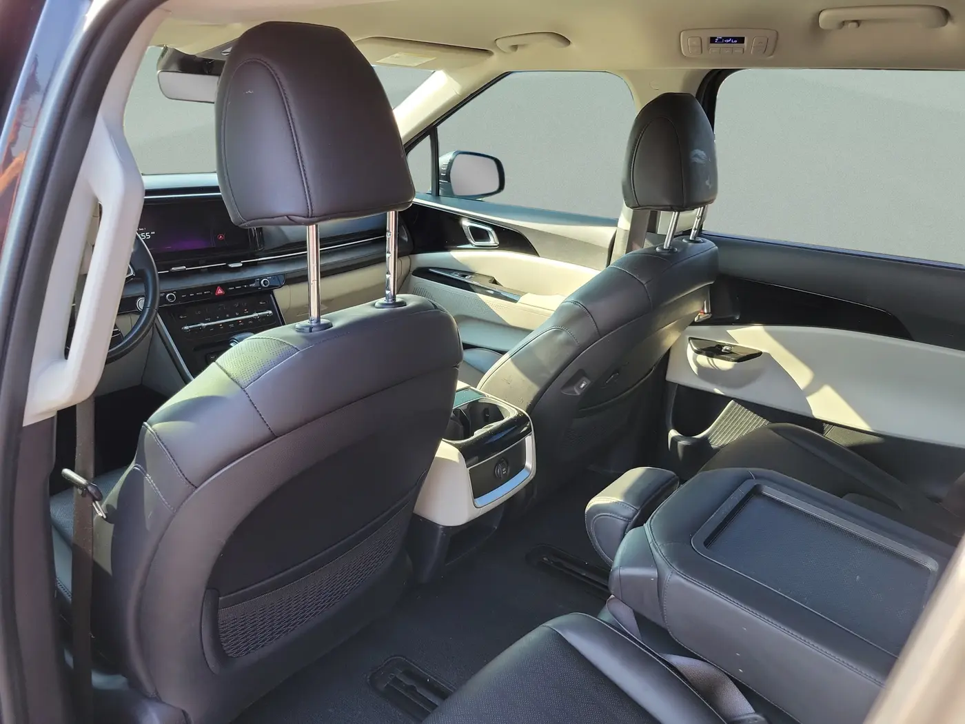 2023 Kia Carnival - $25,685