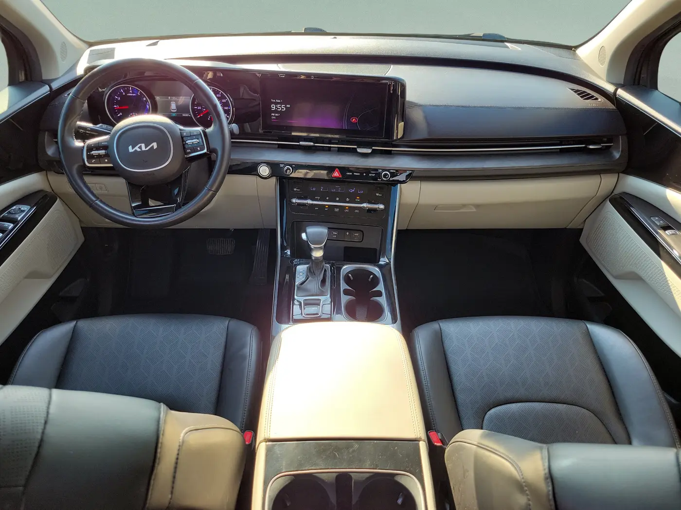 2023 Kia Carnival - $25,685