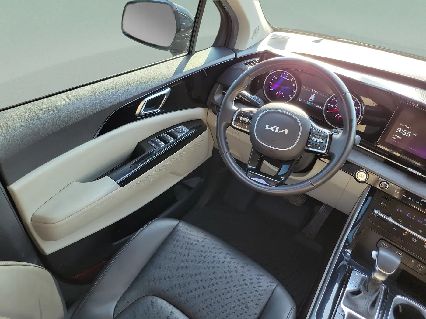 2023 Kia Carnival - $25,685