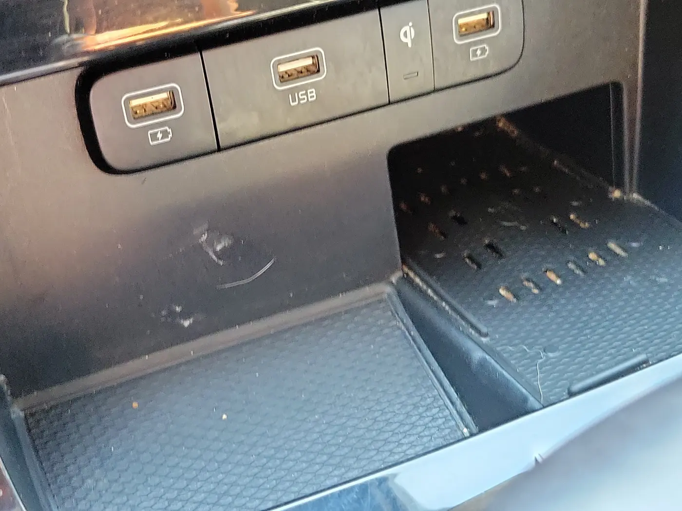 2023 Kia Carnival - $25,685