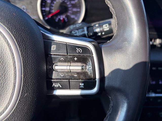 2023 Kia Carnival - $25,995