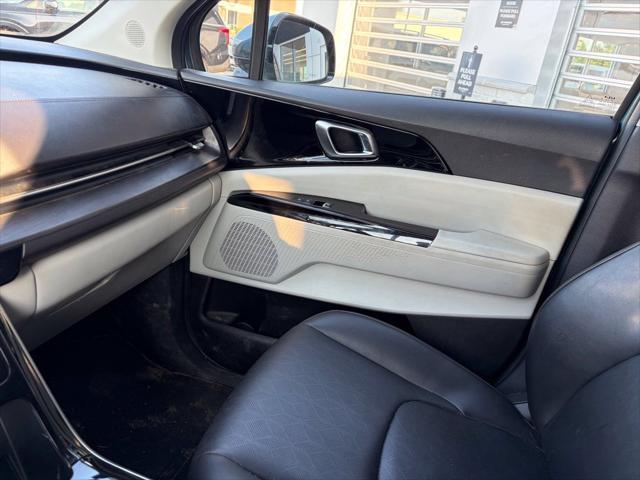2023 Kia Carnival - $25,995