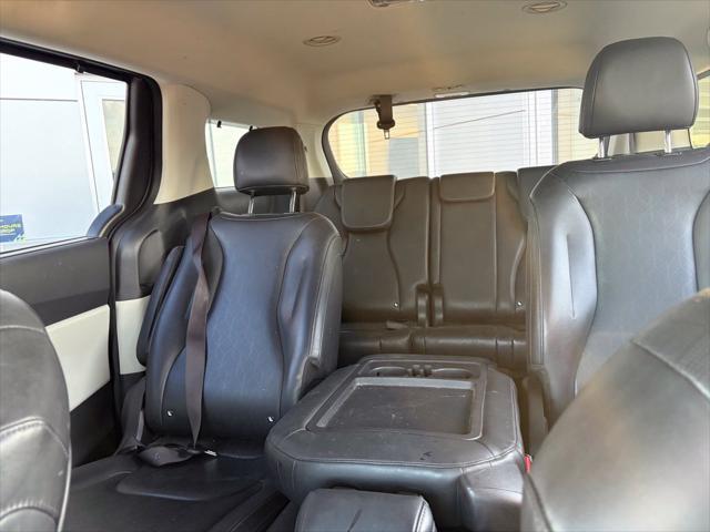 2023 Kia Carnival - $25,995