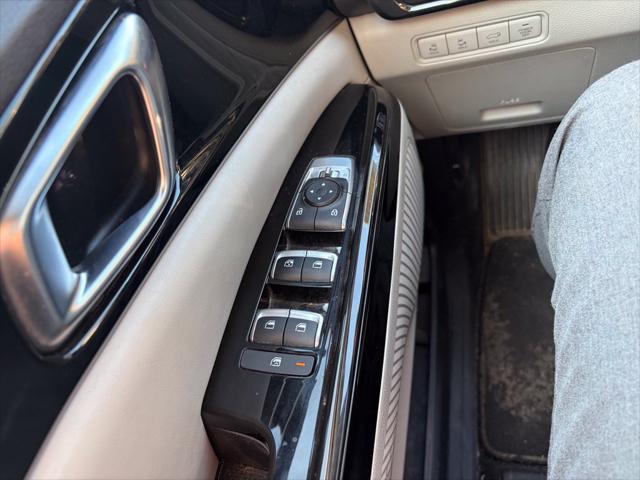 2023 Kia Carnival - $25,995