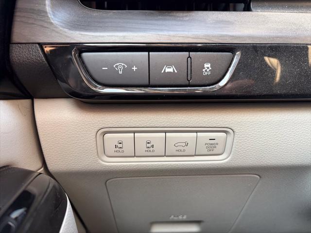 2023 Kia Carnival - $25,995