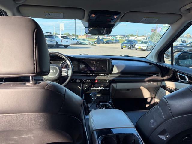 2023 Kia Carnival - $25,995