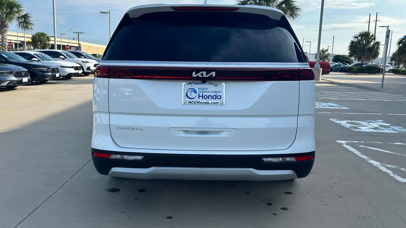 2024 Kia Carnival EX