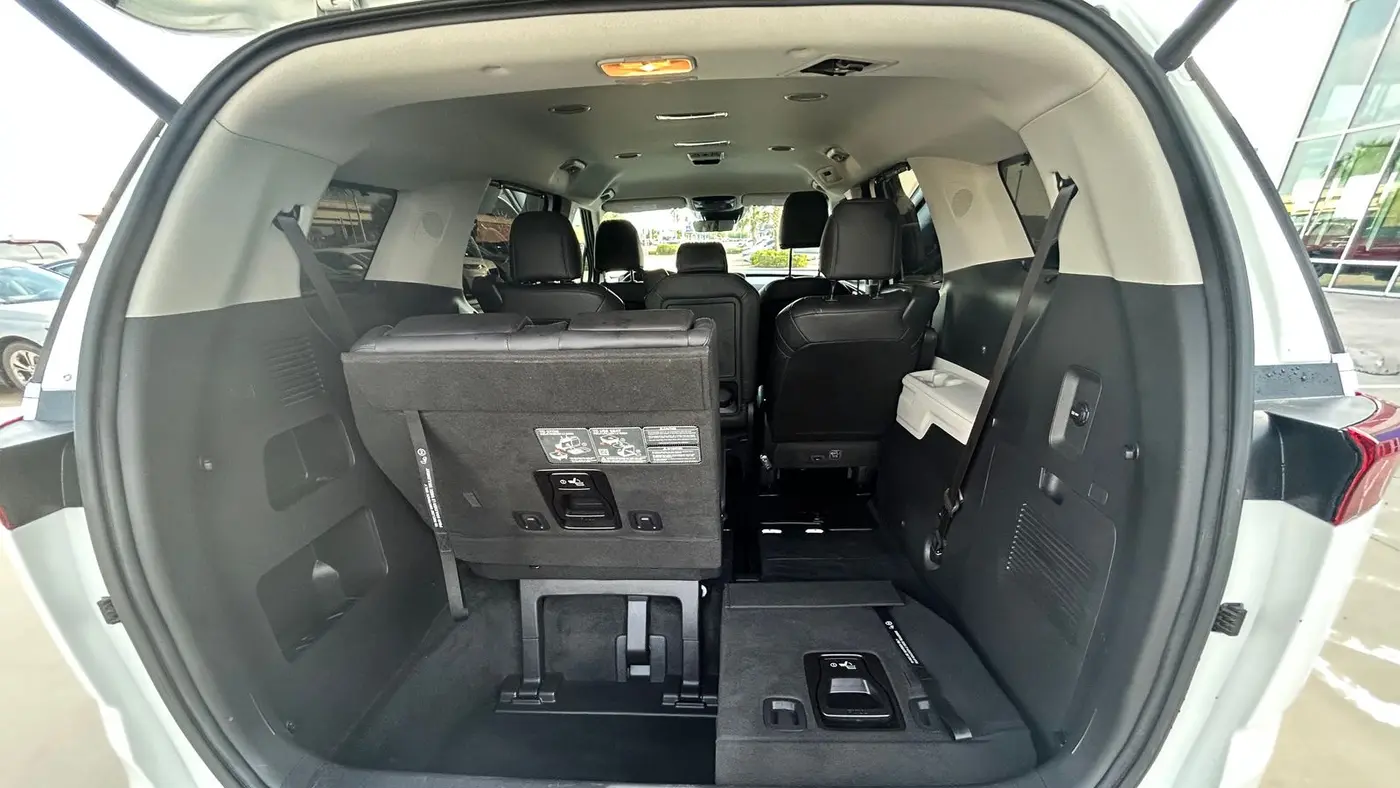 2024 Kia Carnival EX