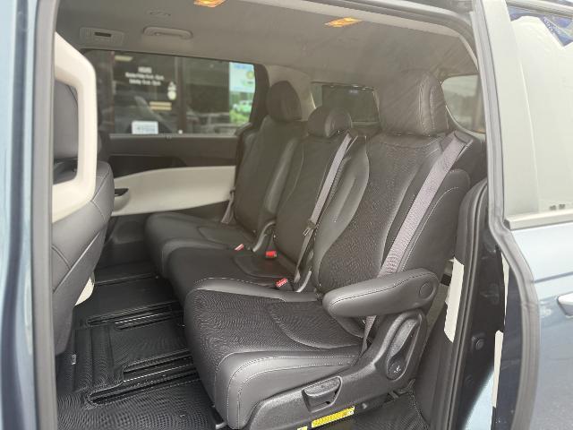 2024 Kia Carnival - $35,900