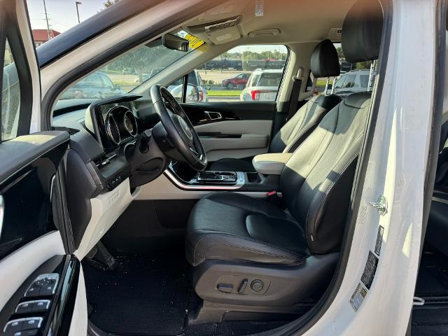2023 Kia Carnival - $29,989