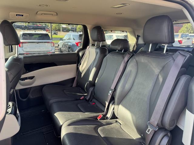 2023 Kia Carnival - $29,989