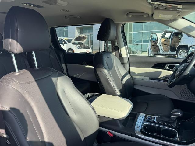 2023 Kia Carnival - $29,989