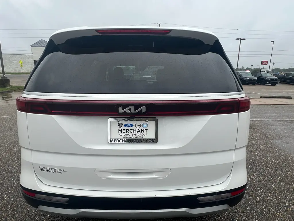 2023 Kia Carnival - $31,999