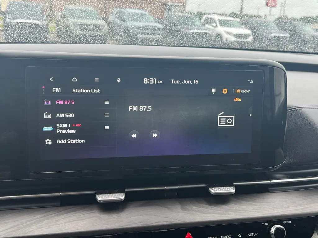 2023 Kia Carnival - $31,999