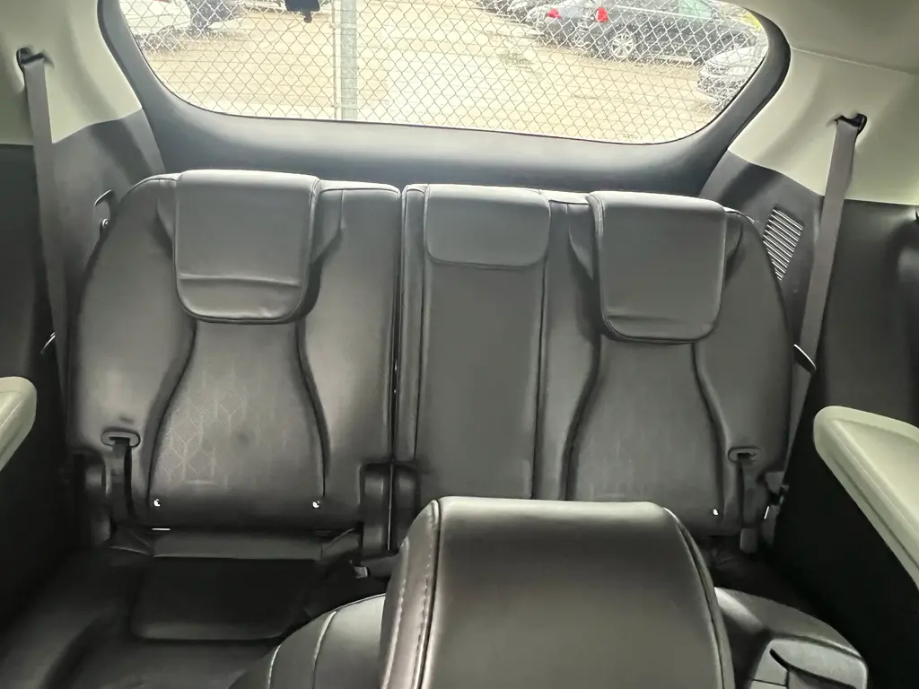 2023 Kia Carnival - $31,999