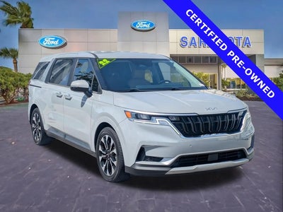 Photo of a 2022 Kia Carnival EX 4DR Mini-Van for sale