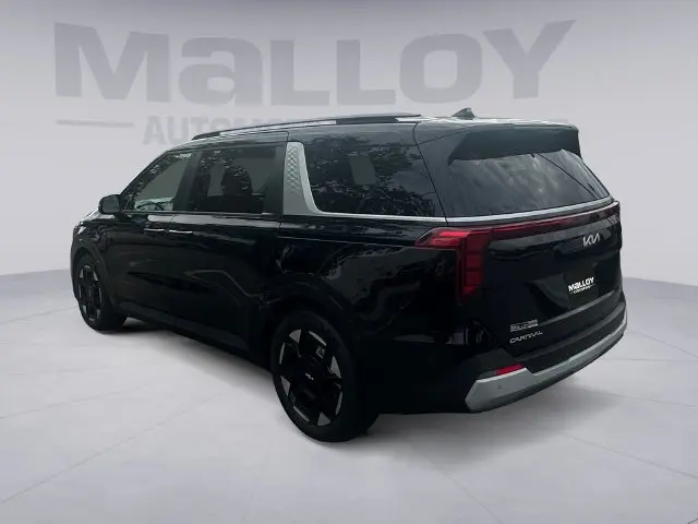 2026 Kia Carnival - $37,500