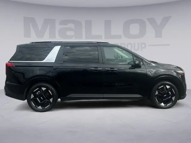 2026 Kia Carnival - $37,500