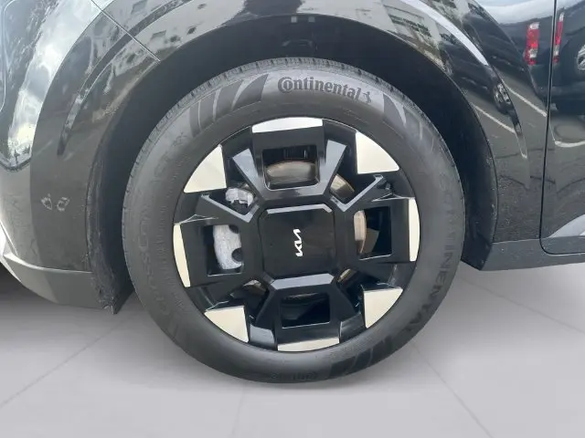 2026 Kia Carnival - $37,500