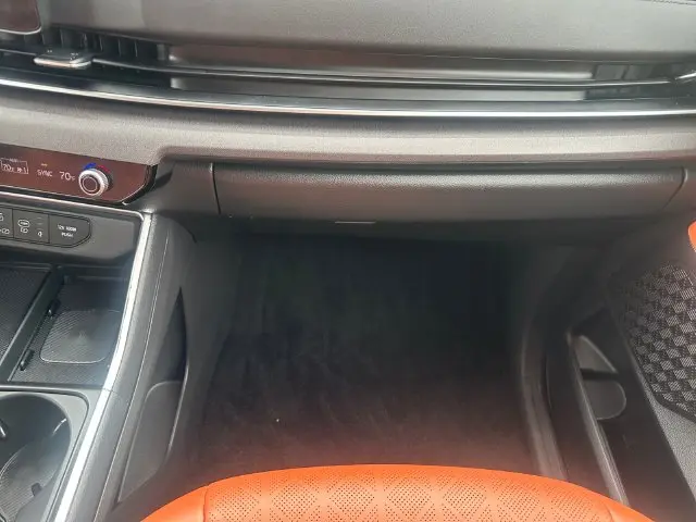 2026 Kia Carnival - $37,500