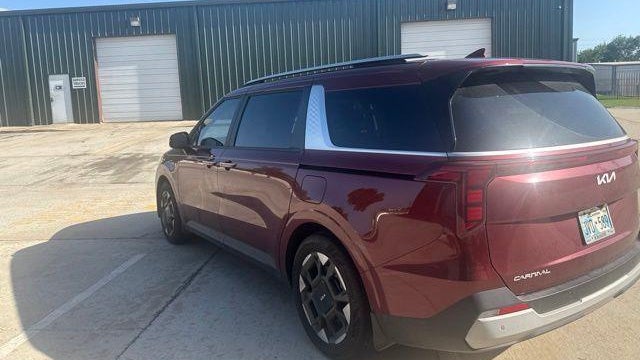 2025 Kia Carnival EX