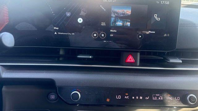 2025 Kia Carnival EX