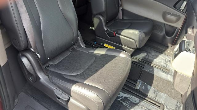 2025 Kia Carnival Hybrid EX