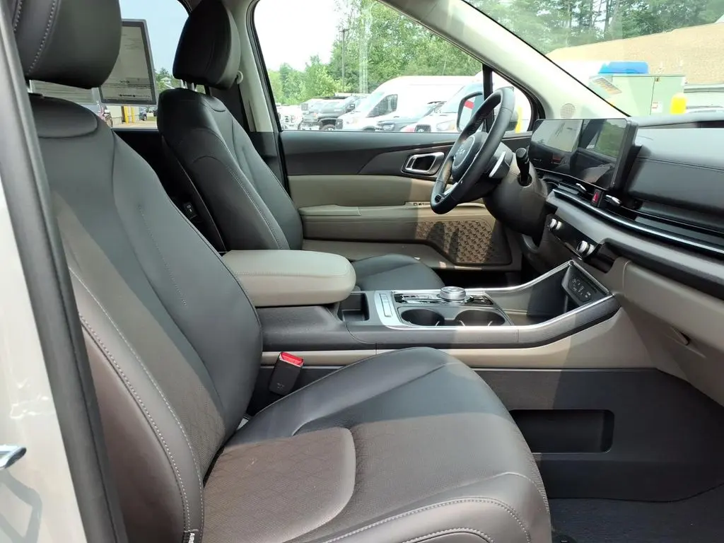 2026 Kia Carnival - $41,650
