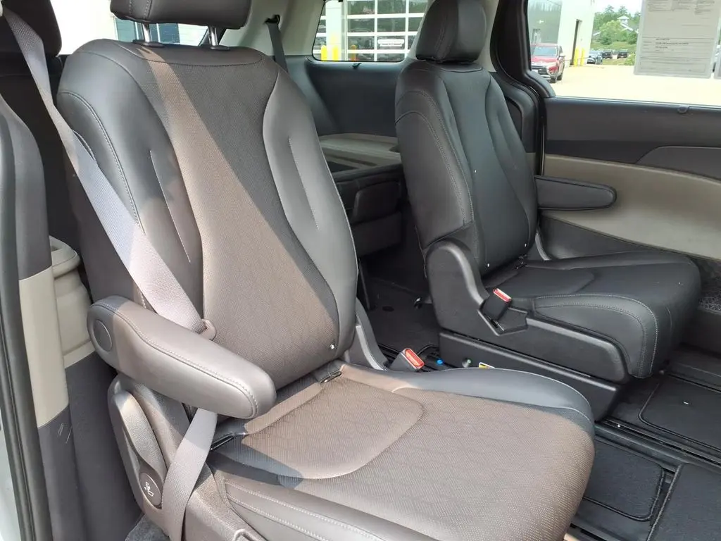 2026 Kia Carnival - $41,650
