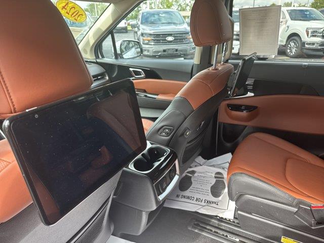 2024 Kia Carnival - $33,756