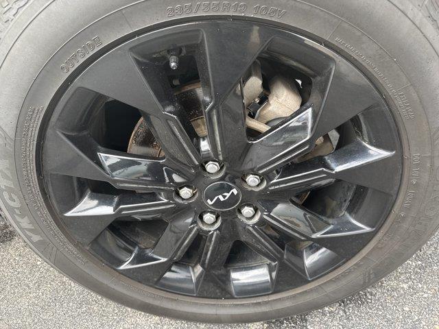2024 Kia Carnival - $33,756