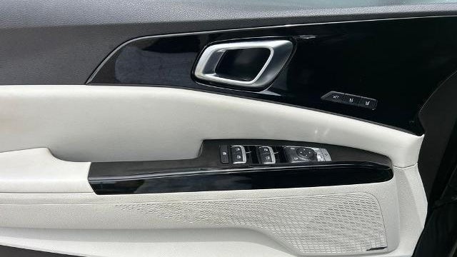 2024 Kia Carnival SX